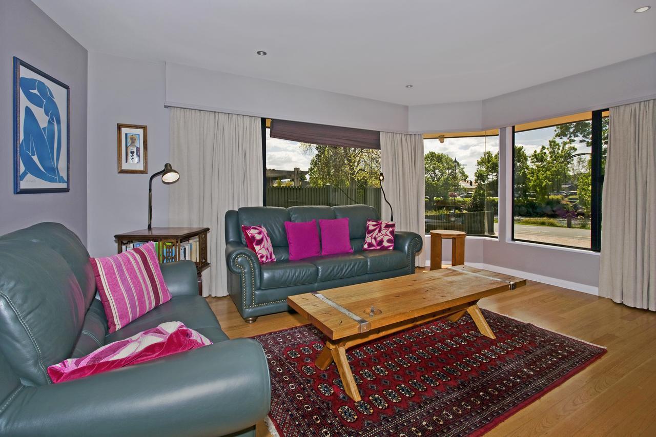 Riverside Villa - In The City By The River! Nelson Exterior photo