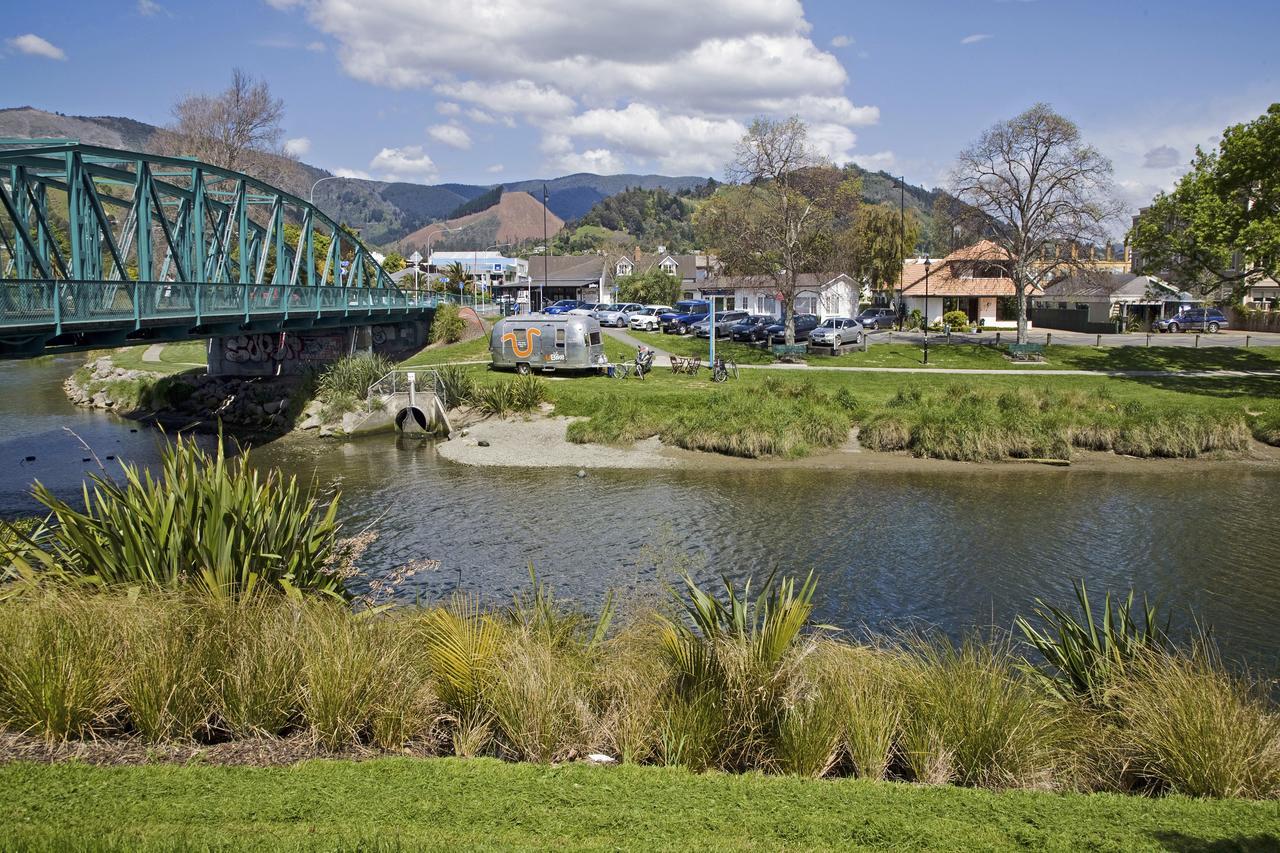 Riverside Villa - In The City By The River! Nelson Exterior photo